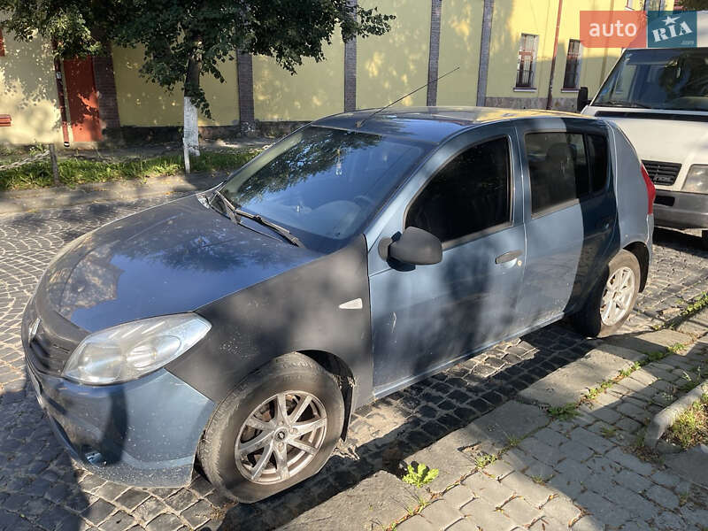 Хетчбек Renault Sandero 2010 в Львові