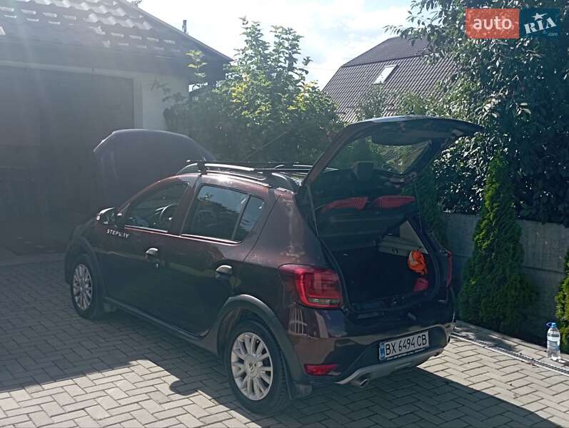 Хэтчбек Renault Sandero 2017 в Ровно