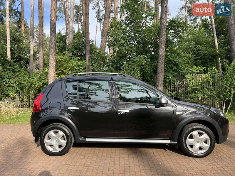 Хэтчбек Renault Sandero 2012 в Киеве