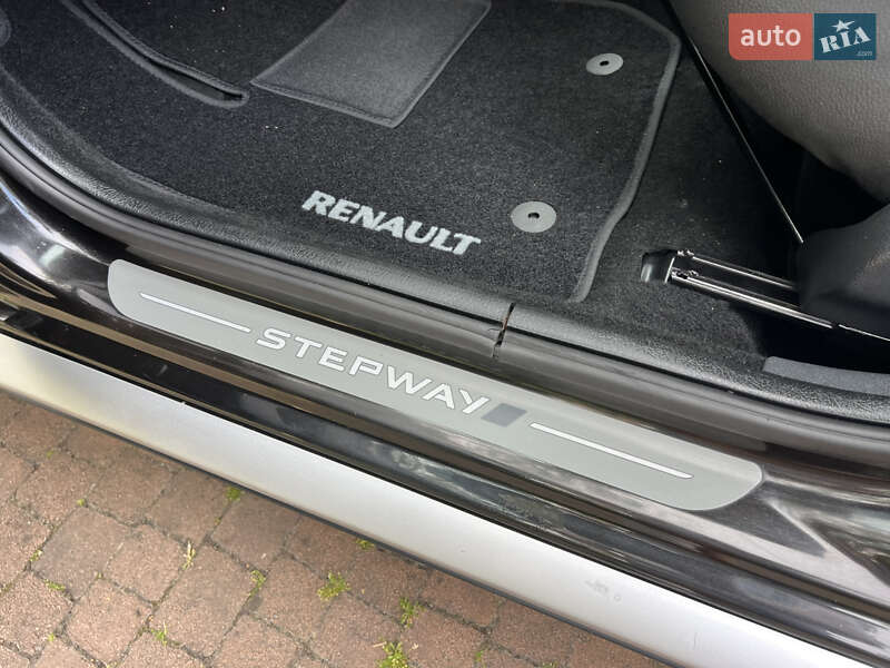 Хэтчбек Renault Sandero 2012 в Киеве