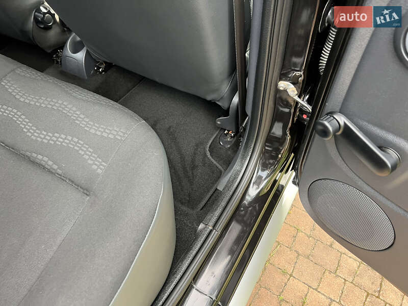 Хэтчбек Renault Sandero 2012 в Киеве