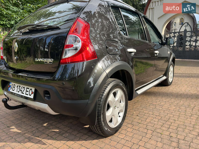 Хэтчбек Renault Sandero 2012 в Киеве