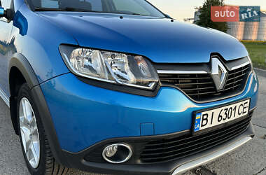 Хэтчбек Renault Sandero 2015 в 