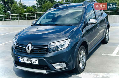 Хэтчбек Renault Sandero 2017 в Киеве