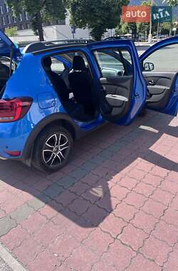 Хэтчбек Renault Sandero 2020 в 