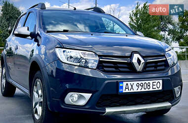 Хэтчбек Renault Sandero 2017 в Киеве