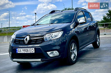 Хэтчбек Renault Sandero 2017 в Киеве