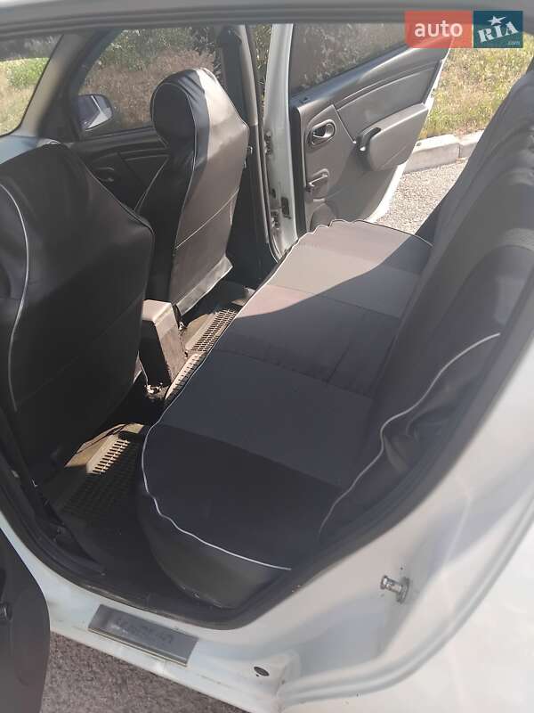 Хэтчбек Renault Sandero 2012 в Днепре