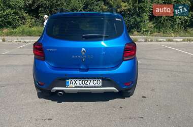 Хэтчбек Renault Sandero 2017 в 