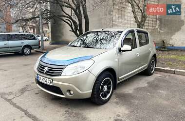 Хетчбек Renault Sandero 2011 в Кропивницькому