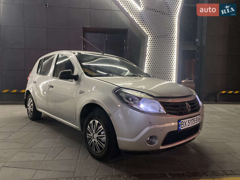 Хетчбек Renault Sandero 2010 в Житомирі