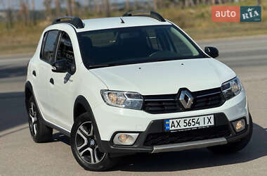 Хэтчбек Renault Sandero 2020 в 