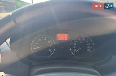Хэтчбек Renault Sandero 2011 в 