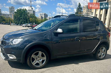 Хэтчбек Renault Sandero 2017 в 