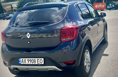 Хэтчбек Renault Sandero 2017 в 