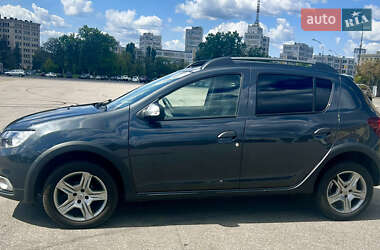 Хэтчбек Renault Sandero 2017 в 