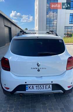 Хэтчбек Renault Sandero 2021 в 