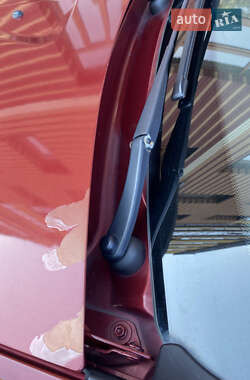 Хэтчбек Renault Sandero 2012 в 