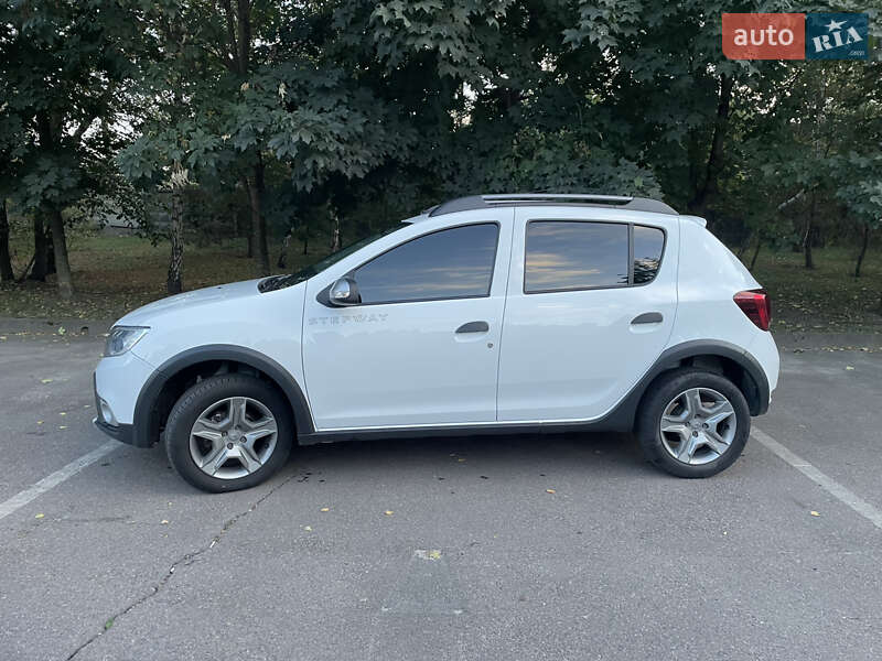 Хэтчбек Renault Sandero 2021 в Киеве