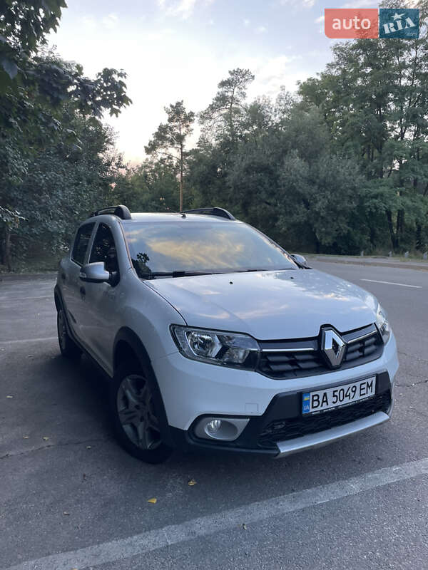 Хэтчбек Renault Sandero 2021 в Киеве