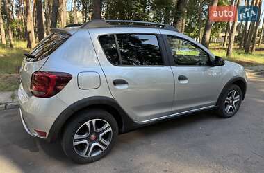 Хэтчбек Renault Sandero 2019 в 