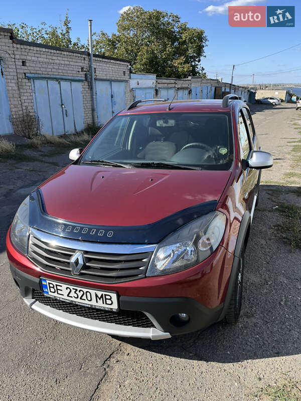 Renault Sandero 2011