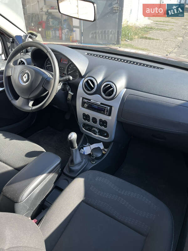 Хетчбек Renault Sandero 2011 в Миколаєві