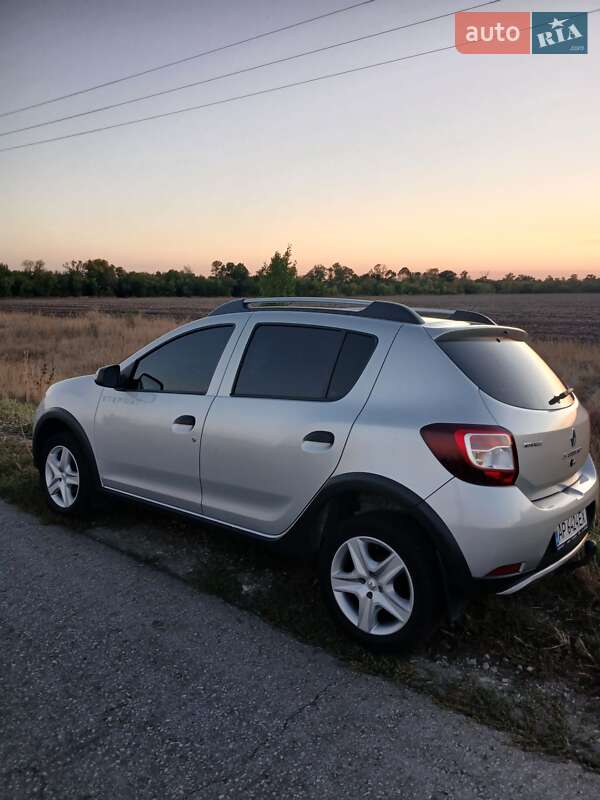 Хэтчбек Renault Sandero 2016 в Запорожье фото 2 Хэтчбек Renault Sandero 2016 в Запорожье