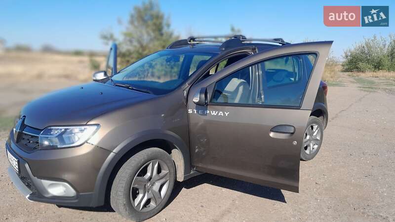 Хэтчбек Renault Sandero 2019 в Раздельной