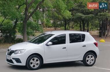 Хэтчбек Renault Sandero 2020 в 