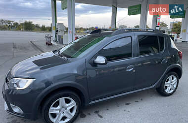 Хэтчбек Renault Sandero 2017 в Запорожье