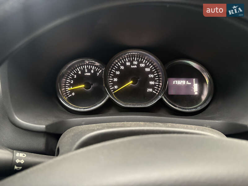 Хетчбек Renault Sandero 2016 в Узині