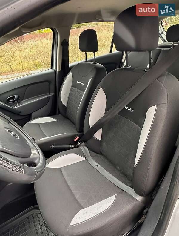 Позашляховик / Кросовер Renault Sandero 2015 в Жмеринці
