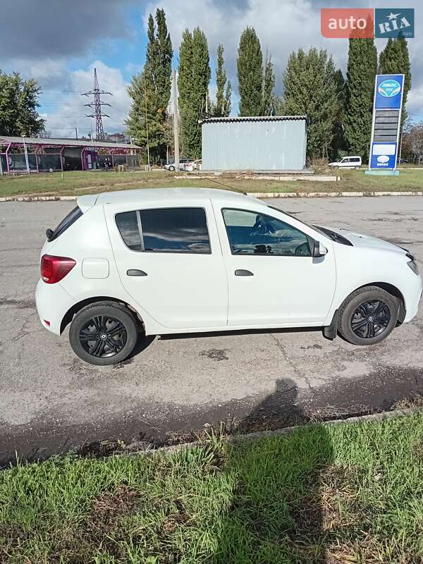 Хетчбек Renault Sandero 2020 в Києві фото 3 Хетчбек Renault Sandero 2020 в Києві