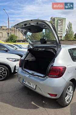 Хэтчбек Renault Sandero 2021 в 