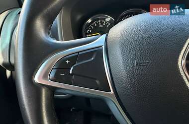 Хэтчбек Renault Sandero 2019 в 