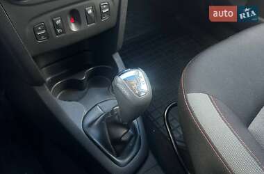 Хэтчбек Renault Sandero 2019 в 