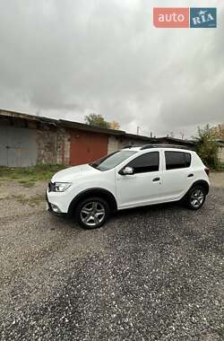 Хэтчбек Renault Sandero 2019 в 