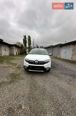 Хэтчбек Renault Sandero 2019 в 