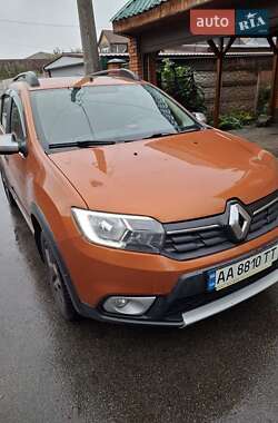 Хэтчбек Renault Sandero 2017 в Киеве