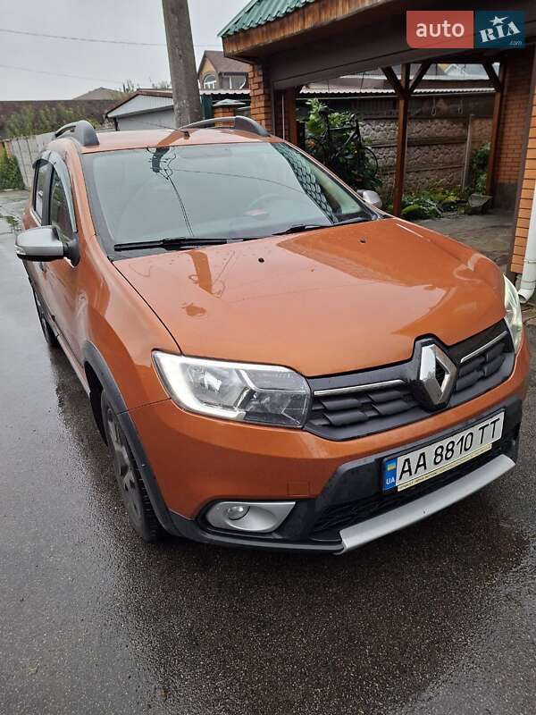 Хэтчбек Renault Sandero 2017 в 