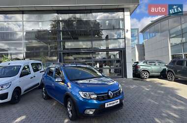 Хэтчбек Renault Sandero 2017 в Хмельницком