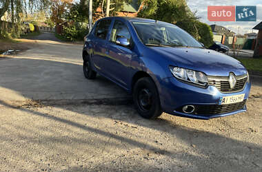 Хэтчбек Renault Sandero 2014 в 