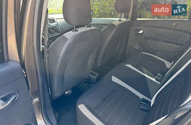 Хетчбек Renault Sandero 2019 в 