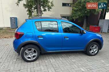 Хэтчбек Renault Sandero 2017 в 