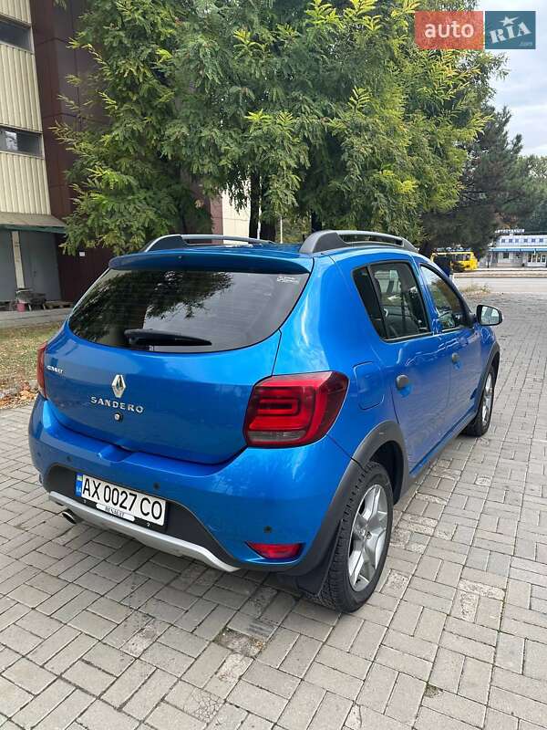 Хетчбек Renault Sandero 2017 в Дніпрі