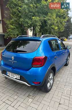 Хэтчбек Renault Sandero 2017 в 