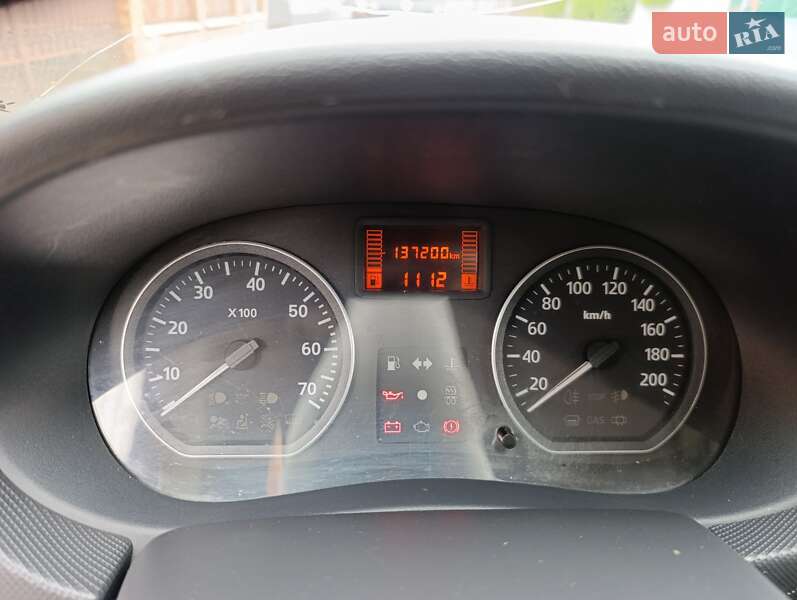 Хэтчбек Renault Sandero 2012 в Мукачево фото 3 Хэтчбек Renault Sandero 2012 в Мукачево