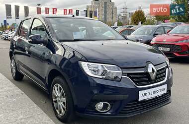 Хэтчбек Renault Sandero 2019 в 