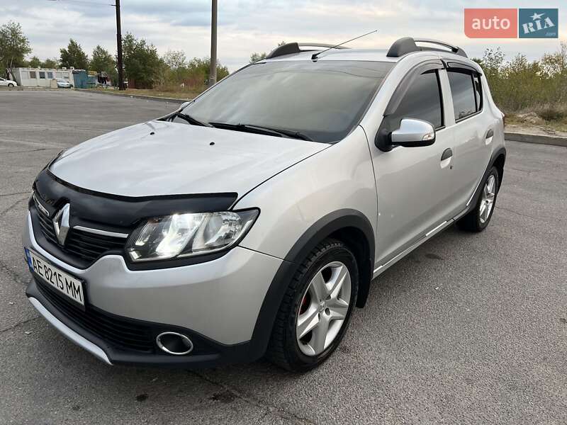 Хэтчбек Renault Sandero 2014 в Запорожье